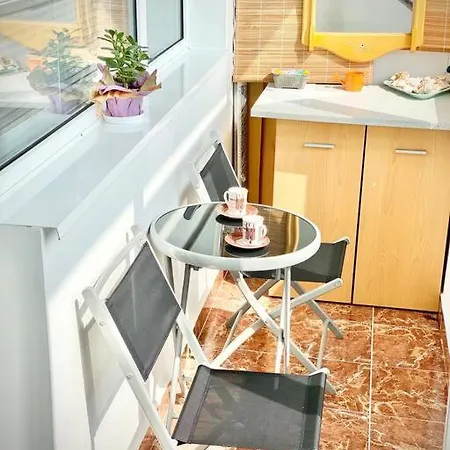 Alonia - Your Shelter By The Park And Appartement Burgas