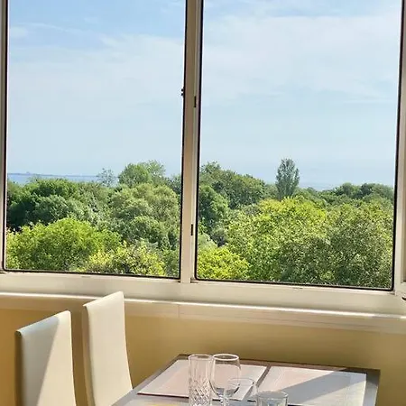 Alonia - Your Shelter By The Park And *