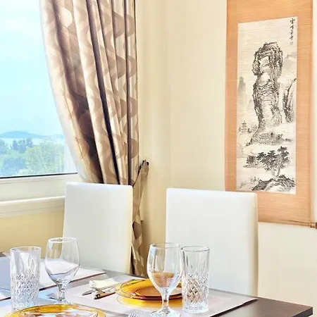 Alonia - Your Shelter By The Park And Appartement