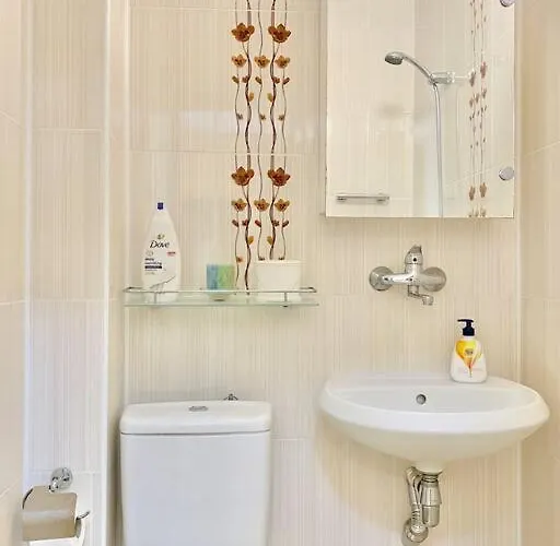 Alonia - Your Shelter By The Park And Apartment Burgas City