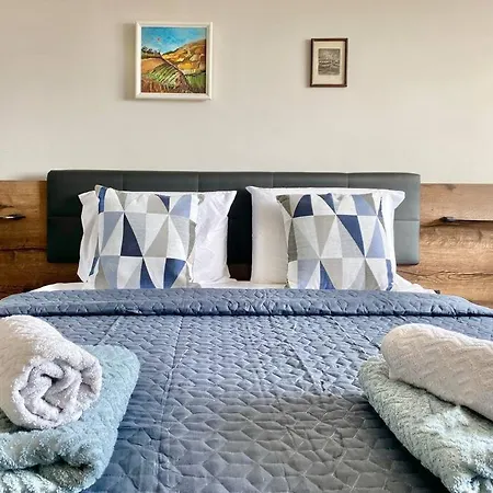Apartmán Alonia - Your Shelter By The Park And