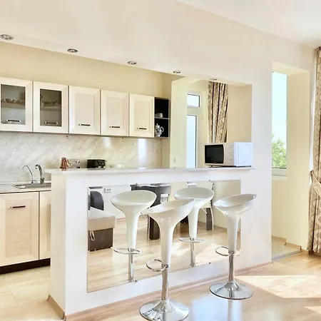 Daire Alonia - Your Shelter By The Park And Burgaz