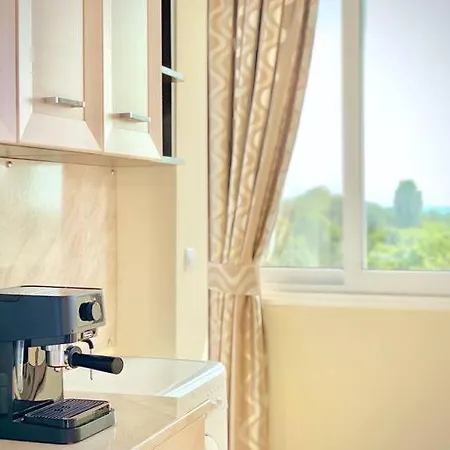 Alonia - Your Shelter By The Park And * Burgas