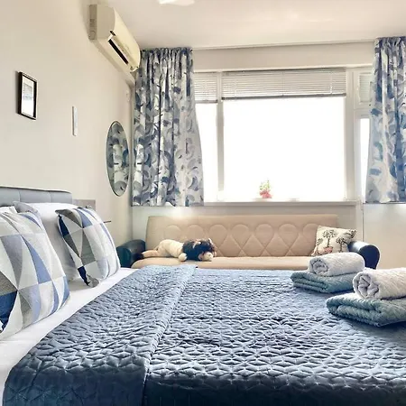 Alonia - Your Shelter By The Park And Daire