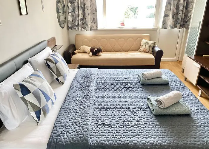 Alonia - Your Shelter By The Park And Апартамент