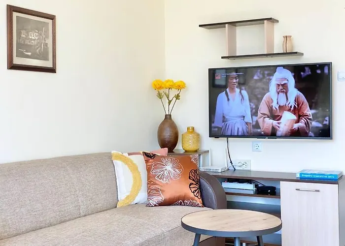 Апартамент Alonia - Your Shelter By The Park And Бургас