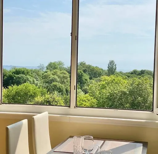 Alonia - Your Shelter By The Park And *