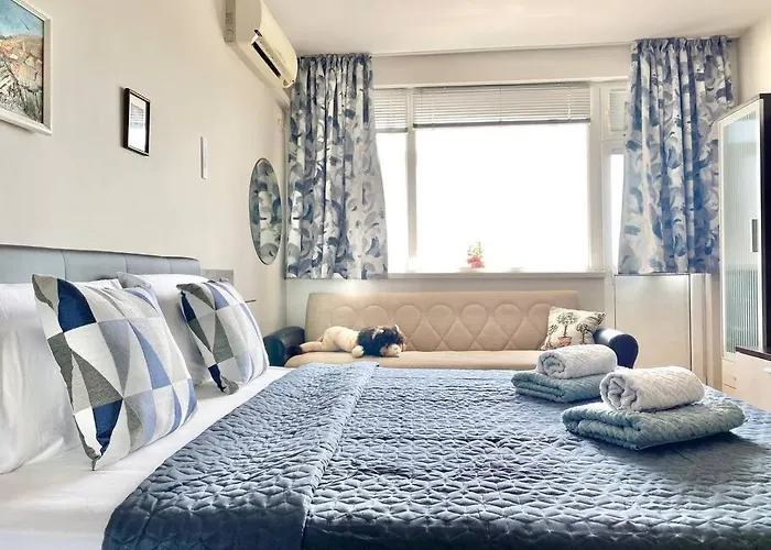 Alonia - Your Shelter By The Park And Апартамент